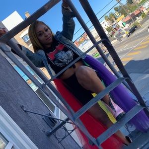 Meet your Posher, Antoinette